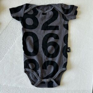Nununu short onesies 12-18m